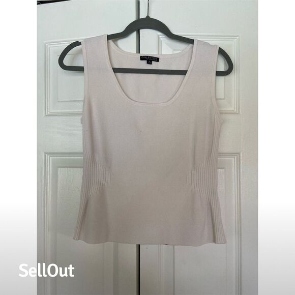 Harve Bernard Tops - Harve Bernard Women's Beige Ribbed Scoop Neck Tank Top Size M